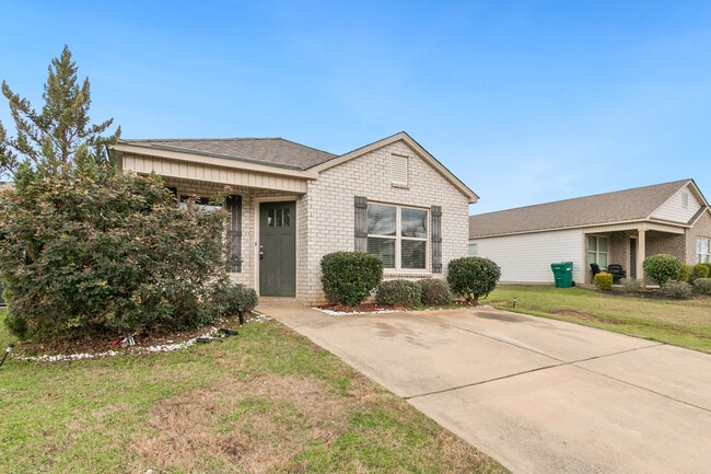 16411 Waterbury Ln in Moundville, AL - Building Photo - Building Photo