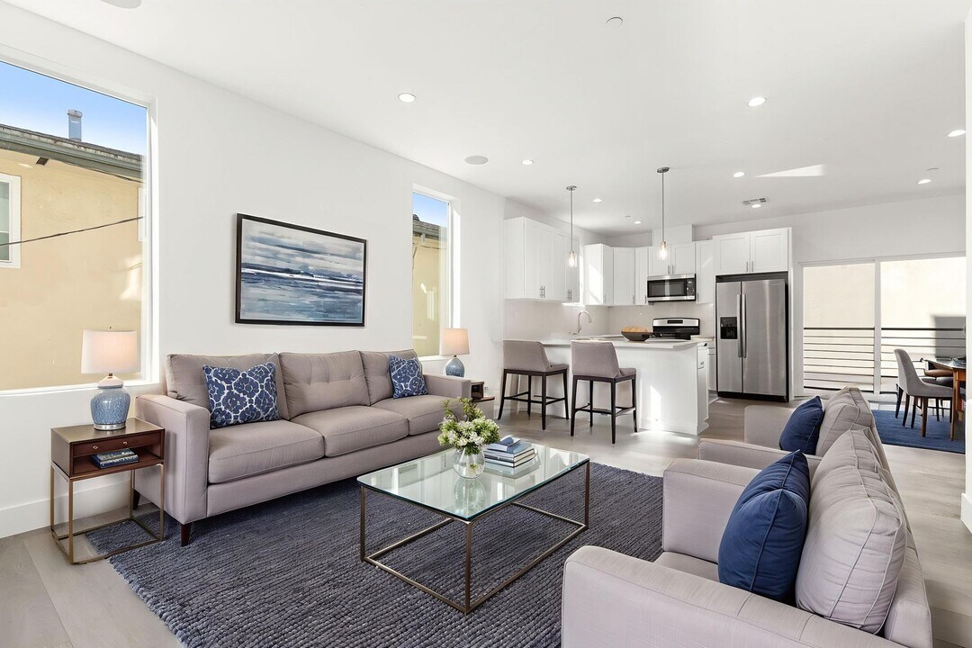 1034 N Oxford in Los Angeles, CA - Building Photo