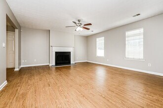 215 Carlin Ct in Mcdonough, GA - Building Photo - Building Photo