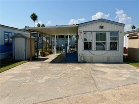 8 E Clam Cir in Port Isabel, TX - Building Photo