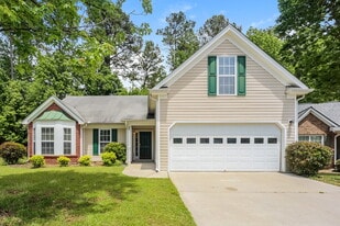109 Alessie Dr in Newnan, GA - Building Photo