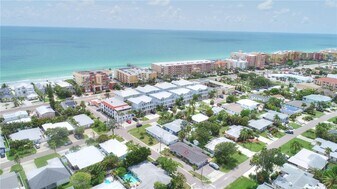 104 163rd Ave in Redington Beach, FL - Building Photo