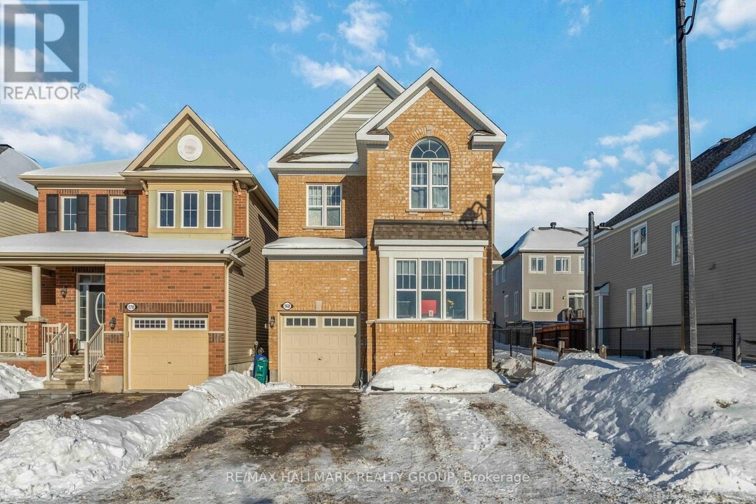 168 Flowing Creek Cir in Ottawa, ON - Building Photo