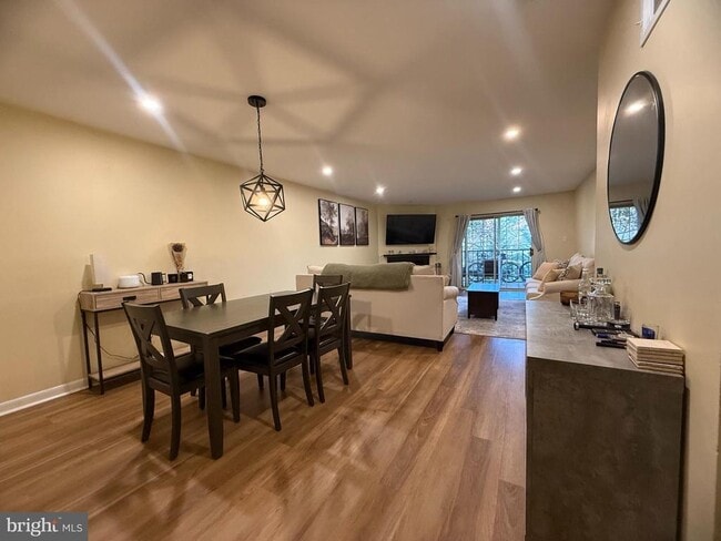 180 Valley Stream Cir in Chesterbrook, PA - Building Photo - Building Photo