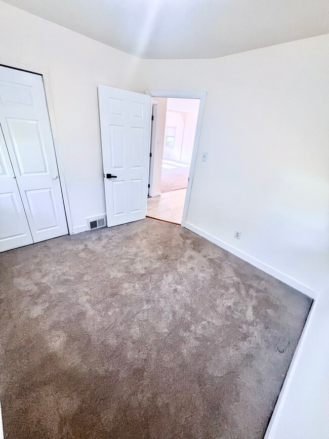 5215 58th Ave in East Riverdale, MD - Building Photo - Building Photo
