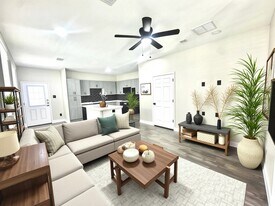 62 Woodland Hills Dr in Conroe, TX - Building Photo