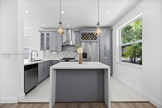 15385 SW 51st St in Davie, FL - Building Photo - Building Photo