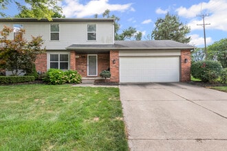 42795 Hammill Ln in Plymouth, MI - Building Photo - Building Photo