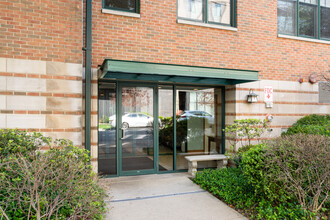 140 N Euclid Ave in Oak Park, IL - Foto de edificio - Building Photo