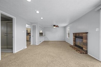 1101 Timberglen Dr in Imperial, PA - Building Photo - Building Photo
