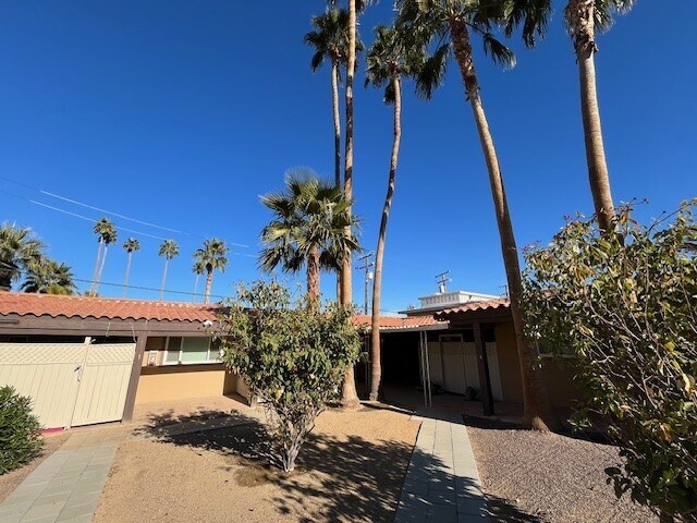 37188 Melrose Dr in Cathedral City, CA - Foto de edificio