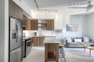 86 SW 8th St in Miami, FL - Building Photo - Building Photo