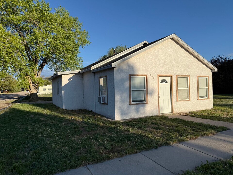 702 County Rd in Morrill, NE - Building Photo