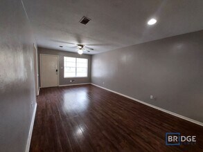 1611 Hazelwood St in Conroe, TX - Building Photo - Building Photo