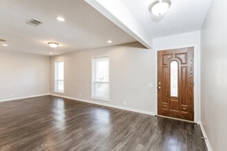 52 Crossgates Dr in Brandon, MS - Foto de edificio - Building Photo