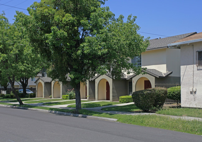 Villa De San Joaquin in Stockton, CA - Building Photo - Building Photo