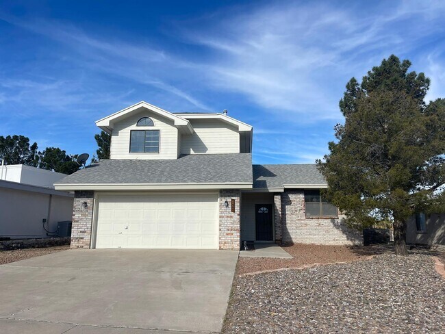 567 Kieffer Ln in El Paso, TX - Building Photo - Building Photo