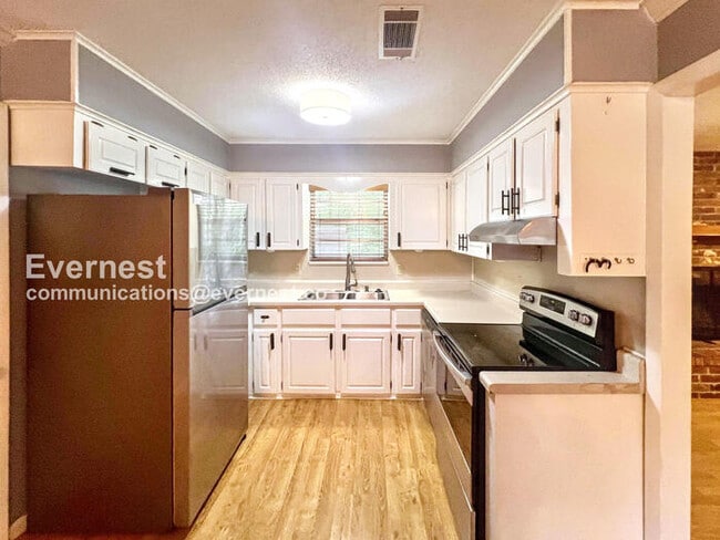 903 Bristol Dr in Bryant, AR - Building Photo - Building Photo