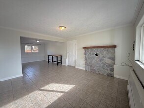 5855 Sycamore St in Duncan, BC - Building Photo - Building Photo