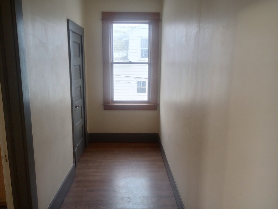 102 E 4th St in Albert Lea, MN - Building Photo