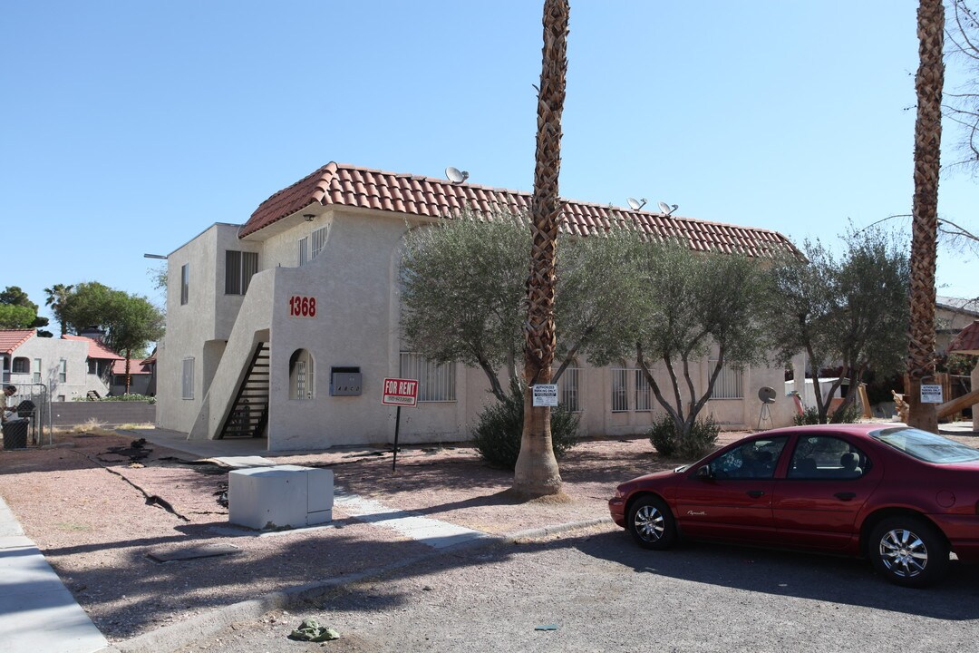 Hillsboro Manor in Las Vegas, NV - Building Photo