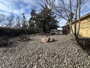 2405 Sunset Dr in Ontario, OR - Building Photo - Building Photo