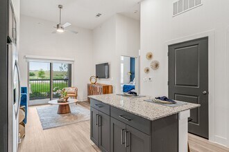 Alta Monarch Crossing in Denton, TX - Building Photo - Building Photo
