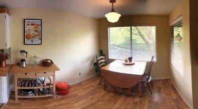 5818 NE 70th St in Seattle, WA - Building Photo - Building Photo