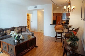 233 S Federal Hwy in Boca Raton, FL - Foto de edificio - Building Photo