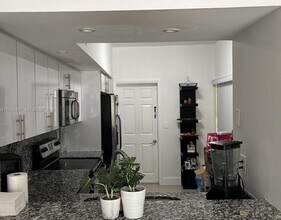 11837 SW 100th St in Miami, FL - Building Photo - Building Photo