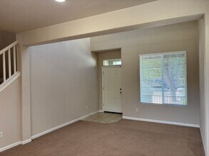 9737 Marianna Way in Elk Grove, CA - Building Photo - Building Photo