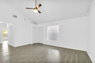 13998 Folkestone Cir in Wellington, FL - Building Photo - Building Photo