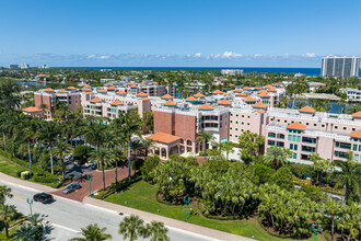 Mizner Court in Boca Raton, FL - Building Photo - Building Photo