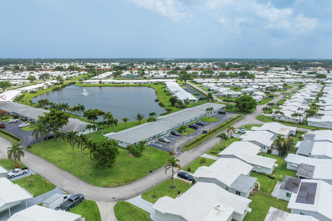 Palm Beach Leisureville Summers Lake in Boynton Beach, FL - Building Photo - Building Photo