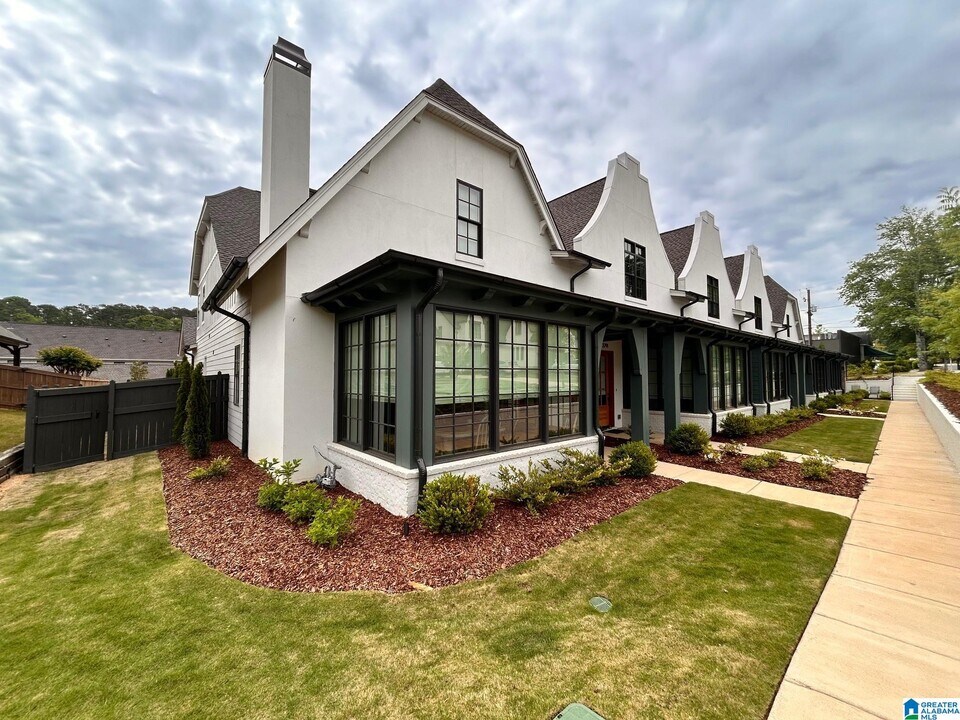 3789 Poe Dr in Vestavia Hills, AL - Building Photo