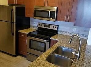 1375 Lake Shadow Cir in Maitland, FL - Building Photo - Building Photo