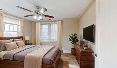 Hampden Hall in St. Louis, MO - Building Photo - Building Photo