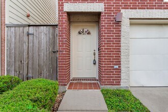 3501 Link Valley Dr. in Houston, TX - Building Photo - Building Photo