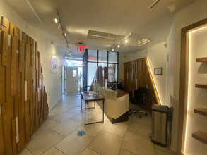 212 E 14th St in New York, NY - Foto de edificio - Interior Photo