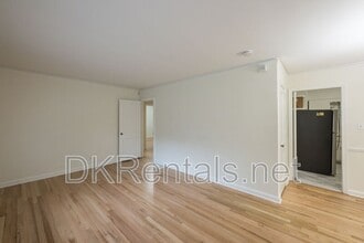 2293 Vistamont Dr in Decatur, GA - Building Photo - Building Photo