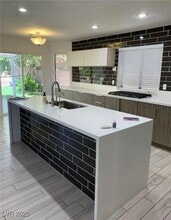 3017 Harborside Dr in Las Vegas, NV - Building Photo - Building Photo
