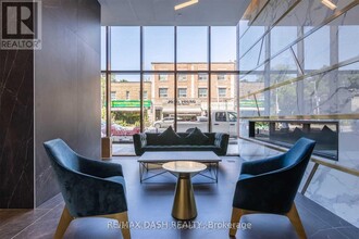 151 Avenue Rd in Toronto, ON - Building Photo - Building Photo