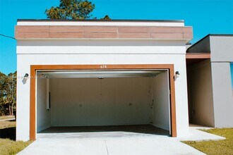 674 Windermere Dr in Lehigh Acres, FL - Foto de edificio - Building Photo
