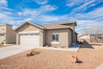 5017 Joe Castillo St in El Paso, TX - Building Photo - Building Photo