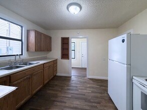 960 Clark St in Eugene, OR - Building Photo - Building Photo