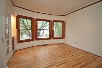 1820 SW Main St in Portland, OR - Building Photo - Building Photo