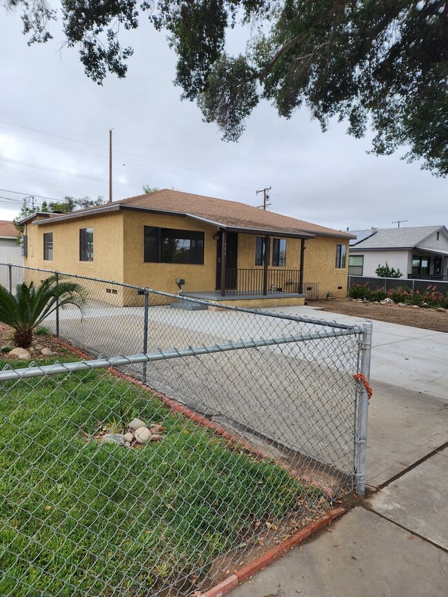 409 W Pioneer Ave Rentals in Redlands, CA
