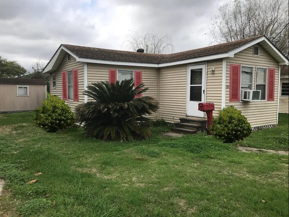 708 Darlene Ave in Metairie, LA - Building Photo
