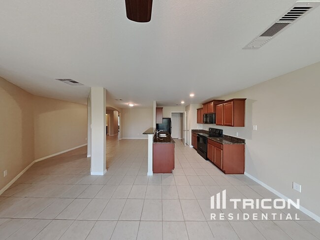 332 Summer Horse Dr in La Marque, TX - Building Photo - Building Photo