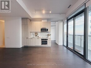 50 Charles St E in Toronto, ON - Building Photo - Building Photo